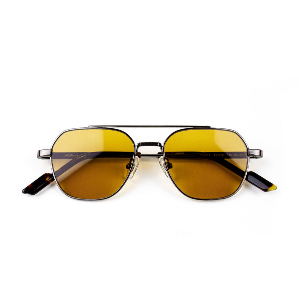 Adam Young Eyewear markasına ait sarı camlı metal çerçeveli şık güneş gözlüğü modelleri