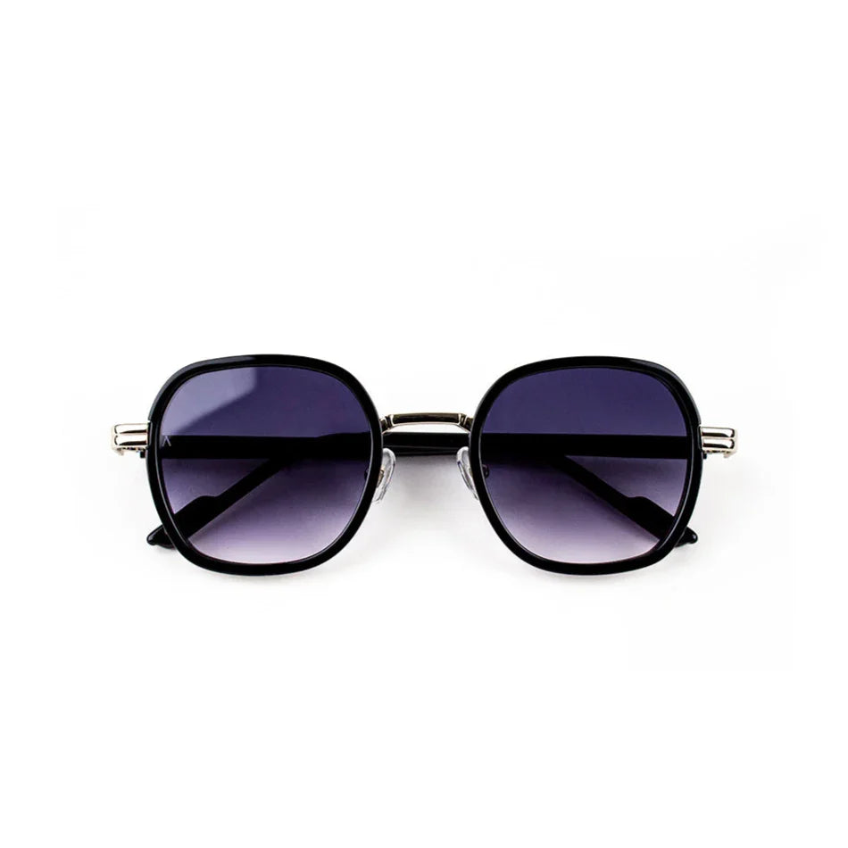 Adam Young Eyewear siyah çerçeveli trendy kare güneş gözlüğü degrade camlarla