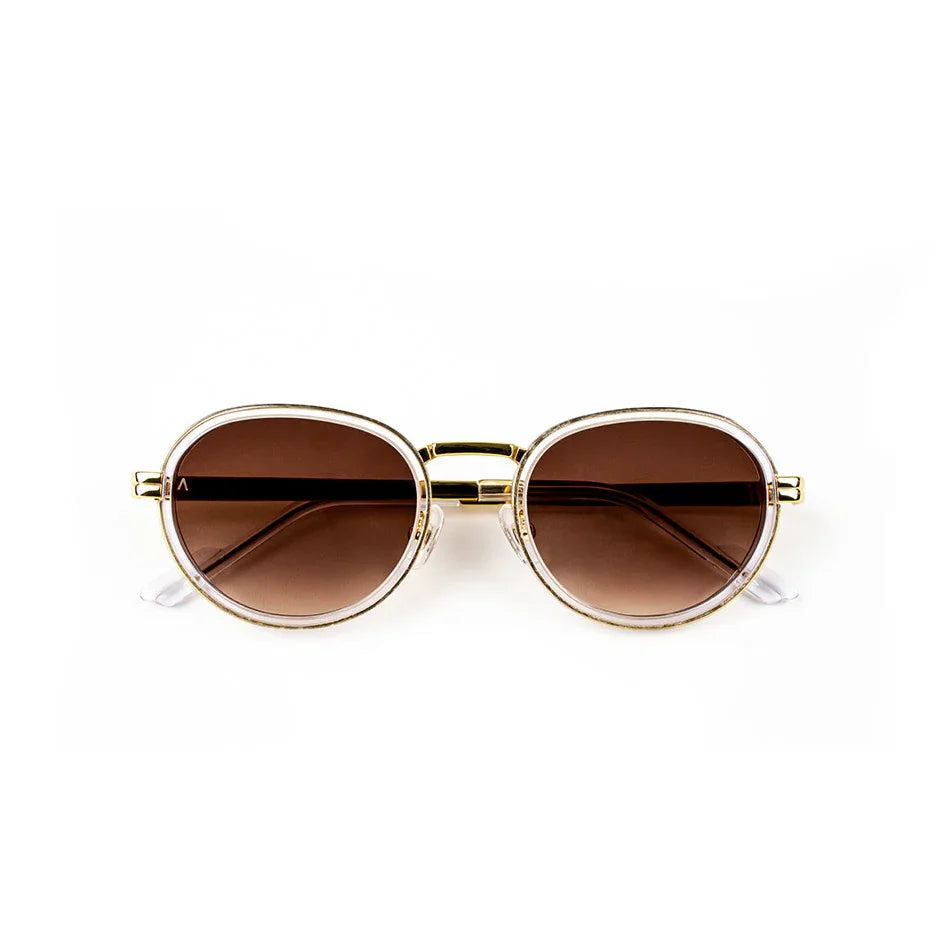 Adam Young Eyewear markasının şık güneş gözlüğü AD 018 modeli kahverengi camlı yuvarlak çerçeveli