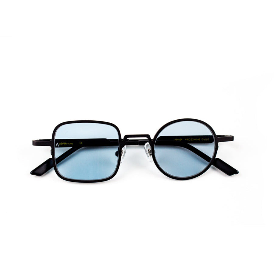 Adam Young Eyewear siyah çerçeveli modern güneş gözlükleri mavi lenslerle