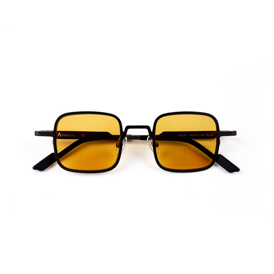 Adam Young Eyewear marka modern kare çerçeve güneş gözlüğü sarı camlı siyah çerçevede