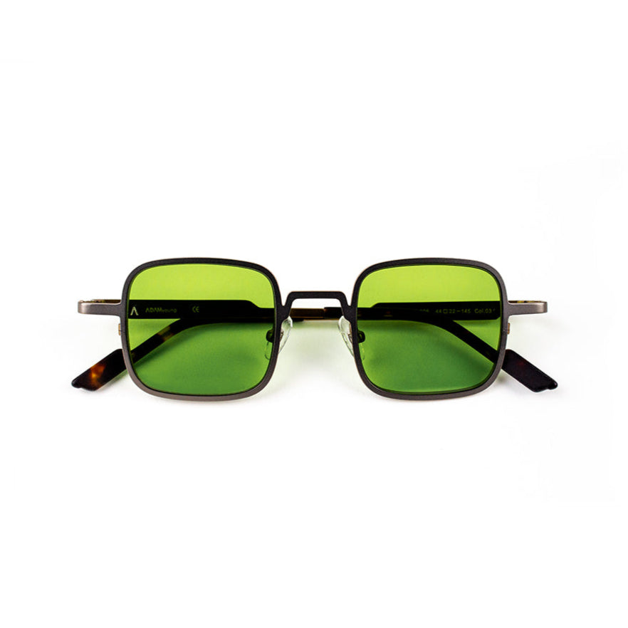 Adam Young Eyewear siyah çerçeveli modern kare çerçeve güneş gözlüğü yeşil camlarla