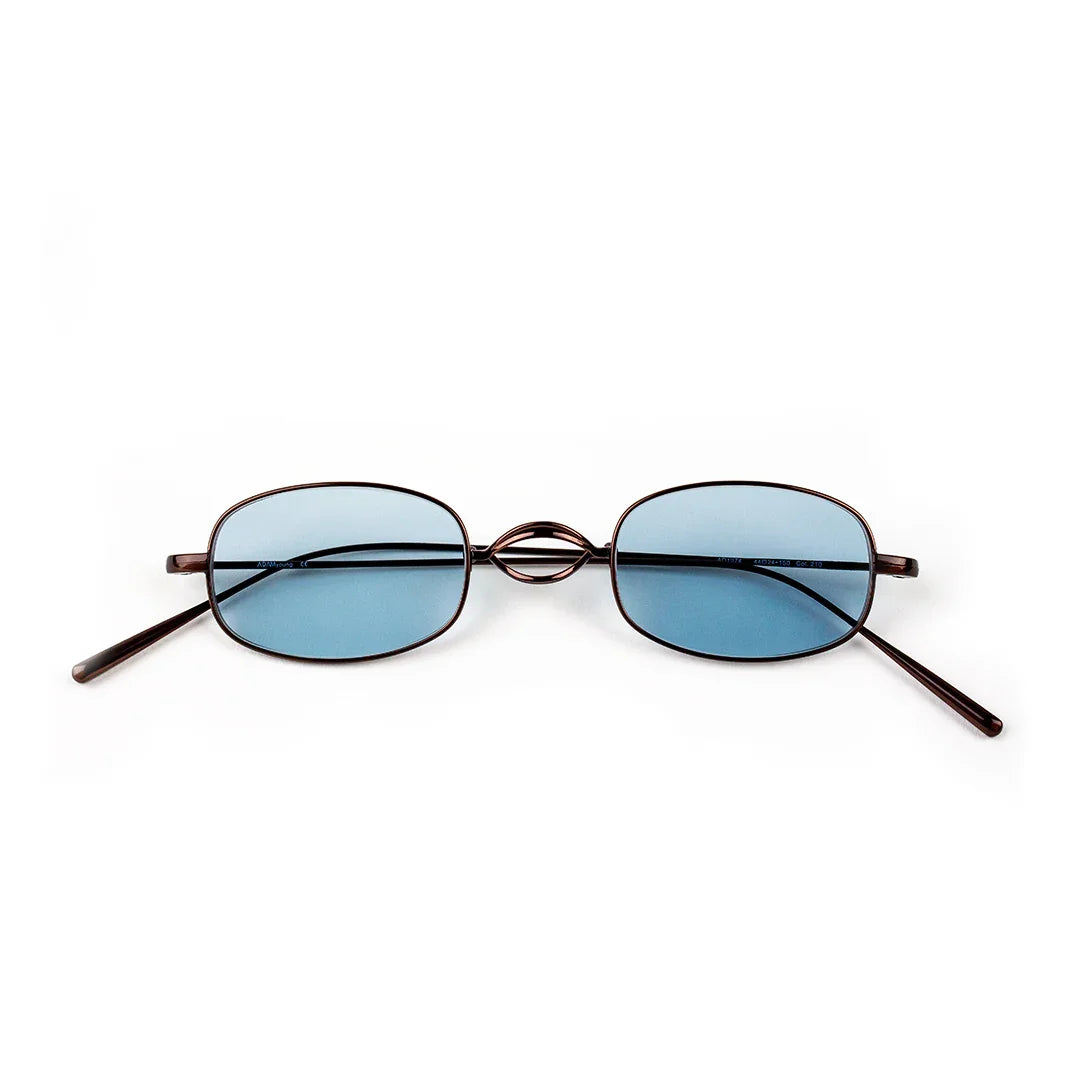Adam Young Eyewear marka mavi camlı moda metal çerçeveli gözlük modeli beyaz arka planda