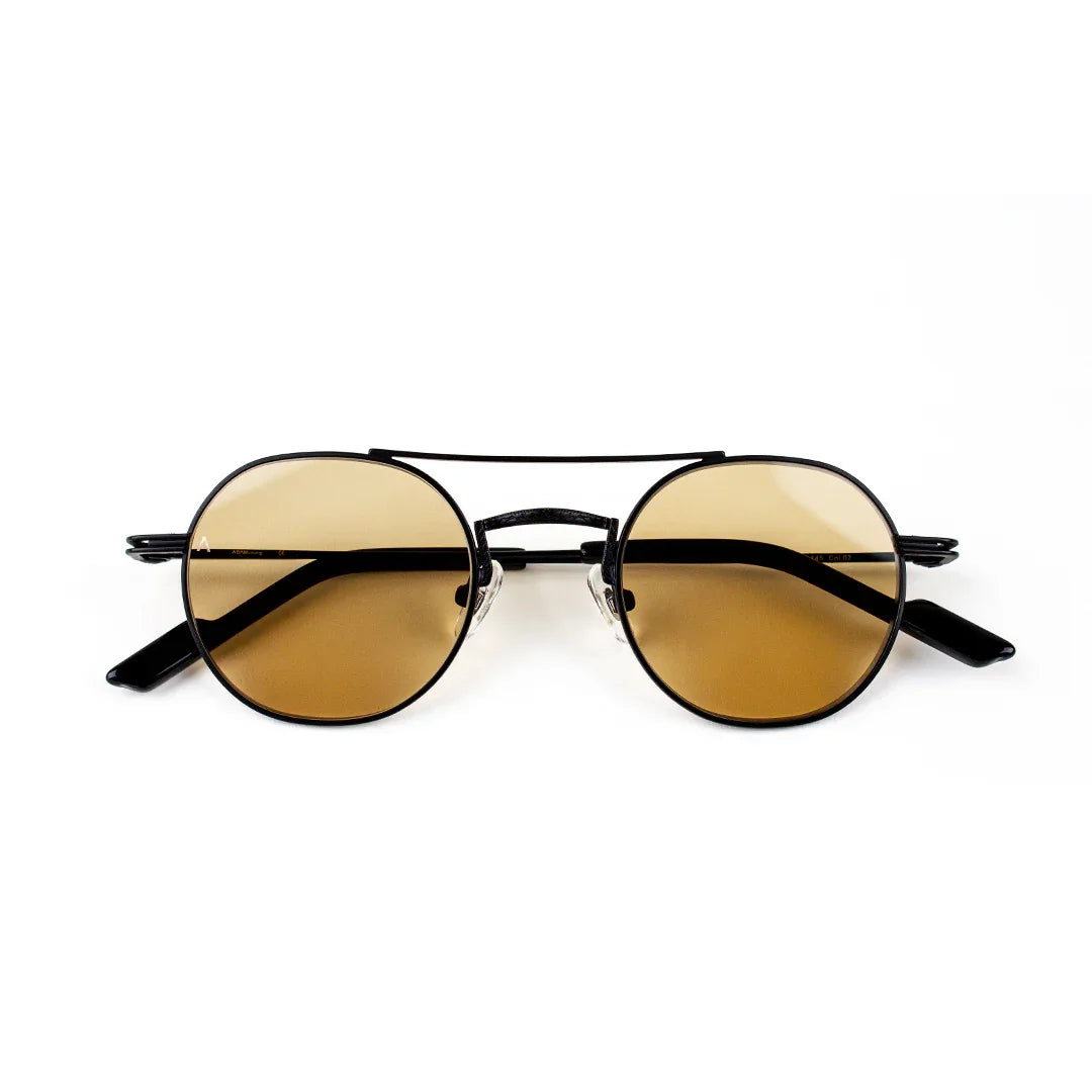 Adam Young Eyewear yuvarlak siyah çerçeveli kahverengi lensli premium güneş gözlüğü markası