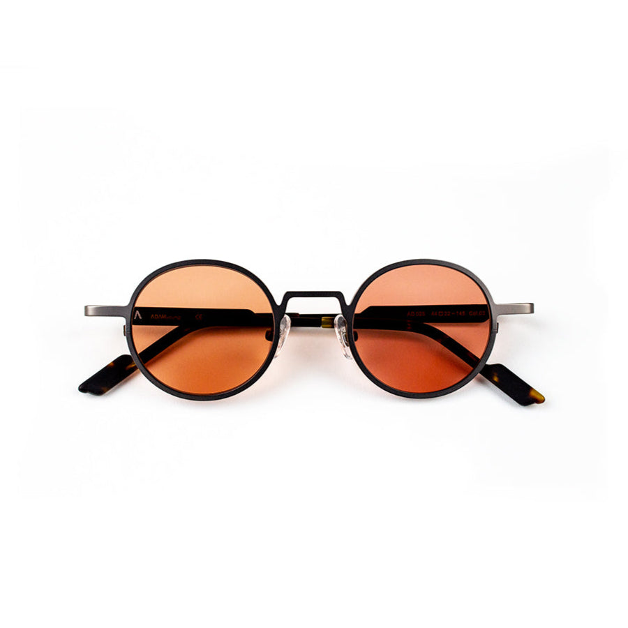Adam Young Eyewear marka siyah çerçeveli moda yuvarlak güneş gözlüğü turuncu camlı