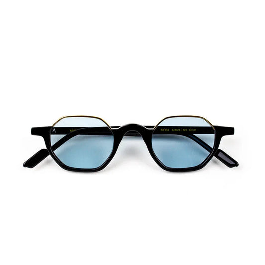 Adam Young Eyewear siyah çerçeveli ve mavi camlı trend güneş gözlüğü modeli